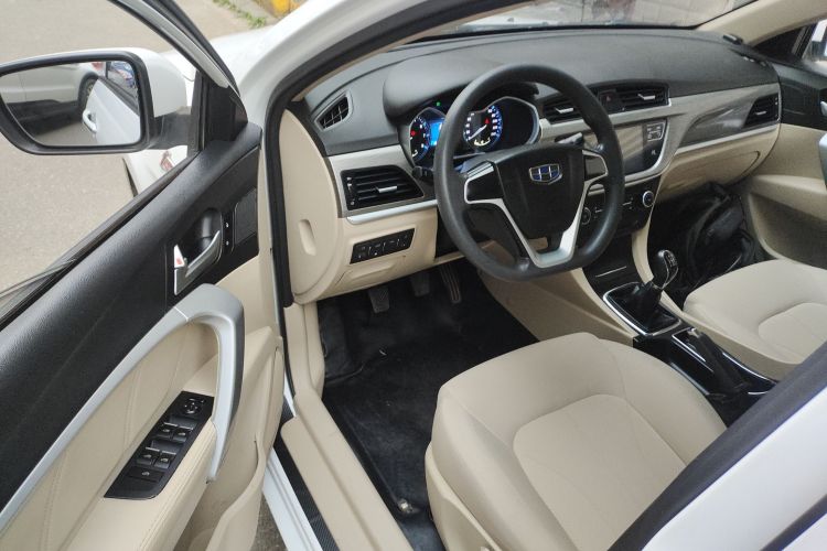 吉利汽车 帝豪 2017款 三厢百万款 1.5L 手动时尚型中控内饰20