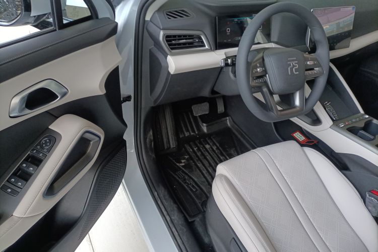 比亚迪 元UP 2025款 301KM 领航型中控内饰7003