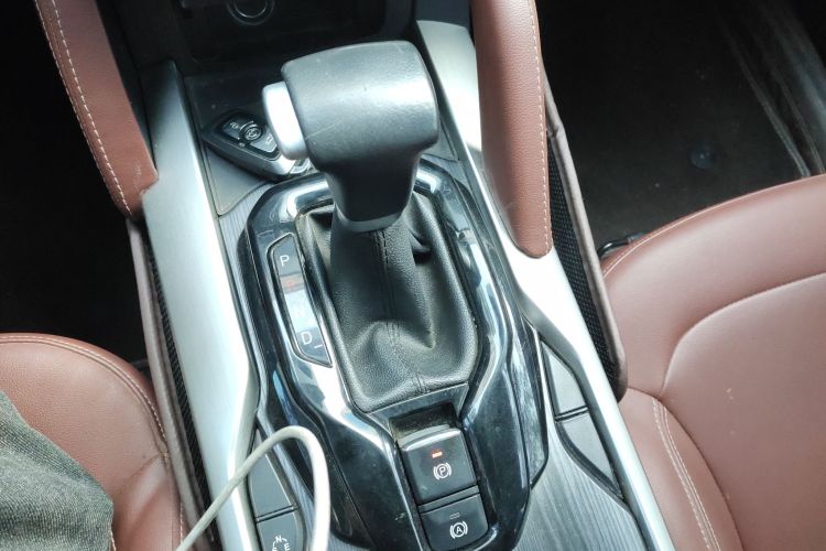 中华V6 2018款 1.5T 自动豪华型局部细节18