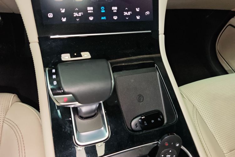 理想汽车 理想ONE 2021款 增程6座版中控内饰18