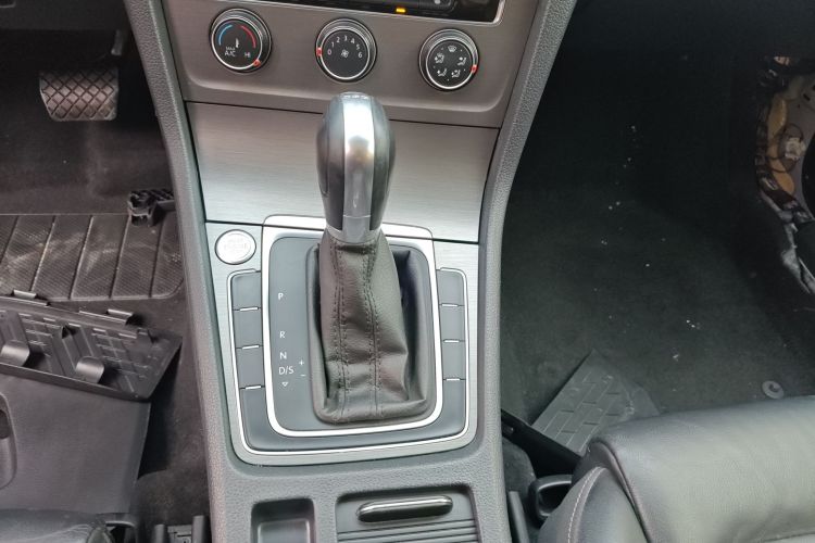 大众 高尔夫 2016款 230TSI 自动豪华型局部细节18