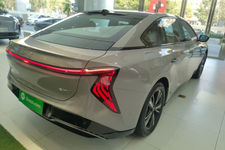 红旗EH7 2025款 600 智选版车身外观7