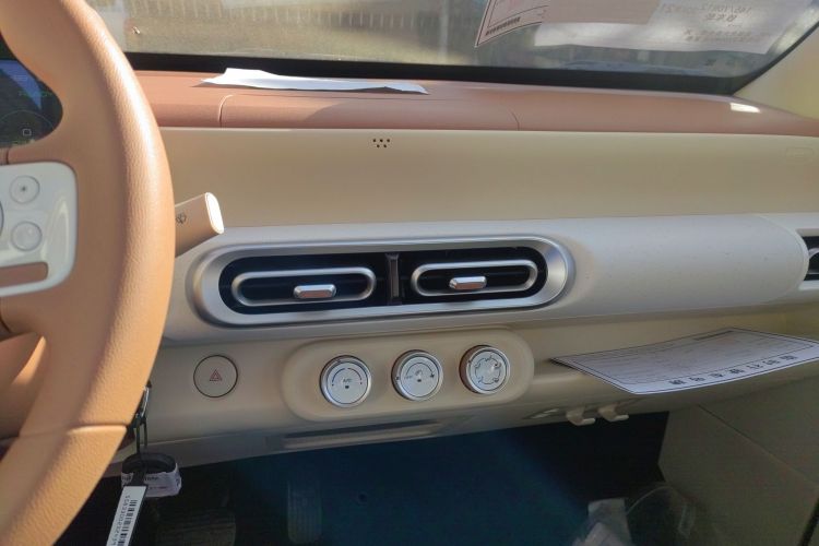 五菱汽车 宏光MINIEV 2024款 第三代 215km 青春版中控内饰16