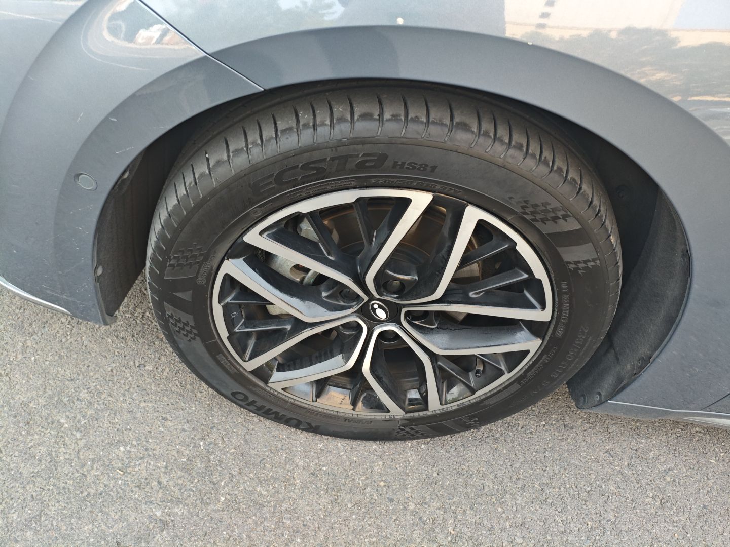 欧拉闪电猫 2022款 555km 尊贵版