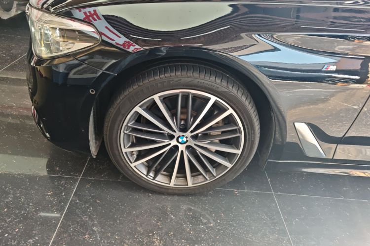 宝马5系 2020款 530Li 领先型 M运动套装车身外观6007