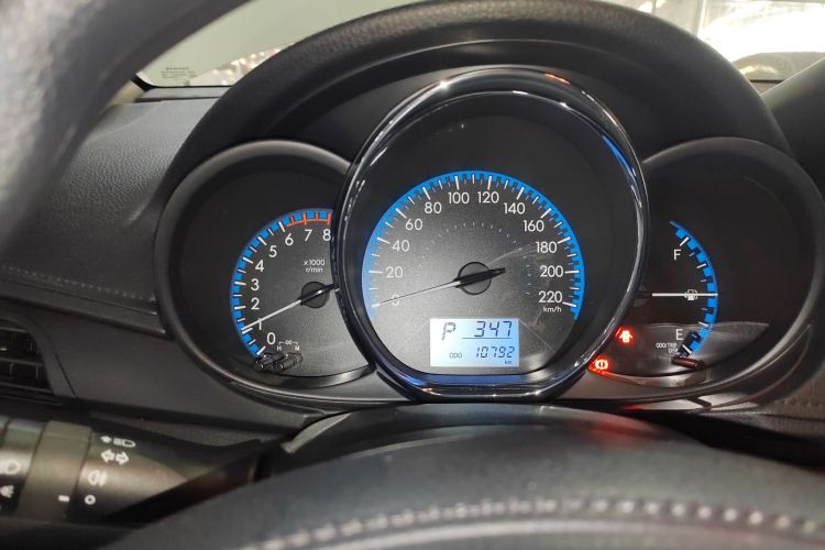 丰田 威驰FS 2019款 1.5L CVT锋驰版中控内饰14