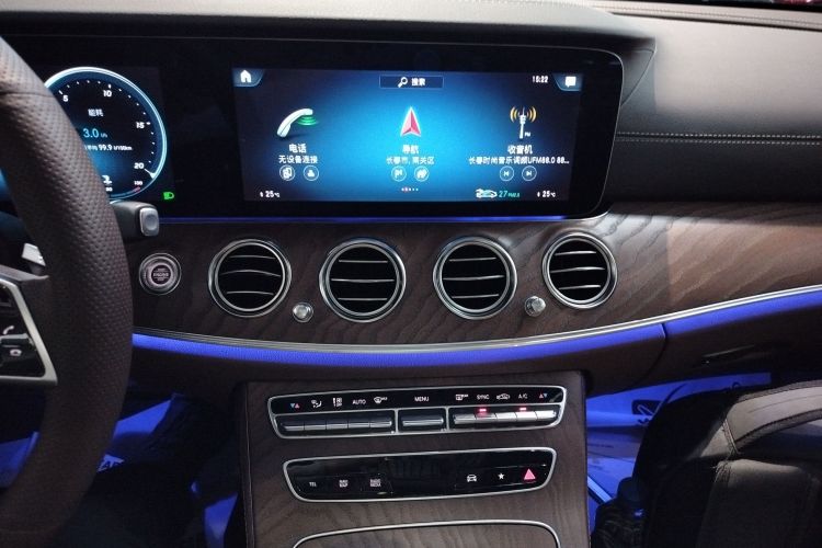 奔驰E级 2022款 改款 E 300 L 豪华型中控内饰16