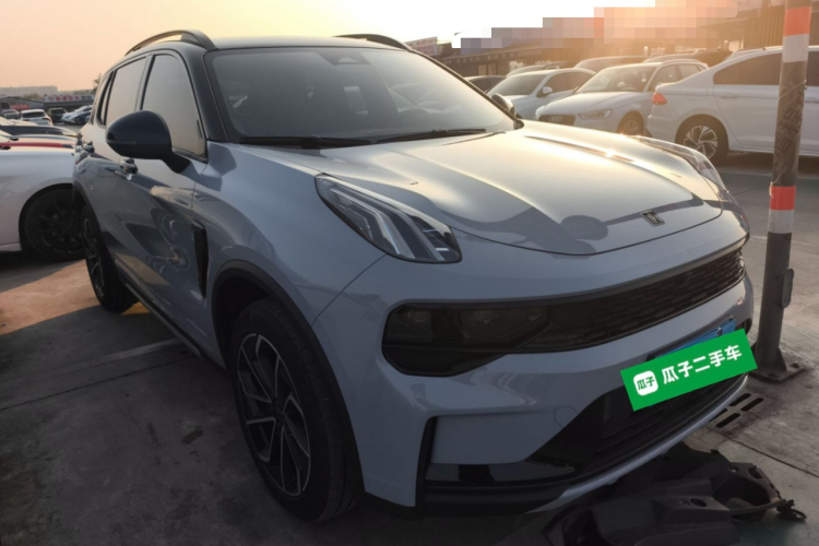 领克01 2023款 1.5TD EM-F PM车身外观3