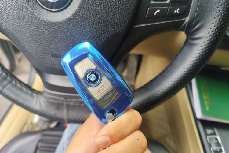 宝马3系 2015款 320i 超悦版时尚型中控内饰7001