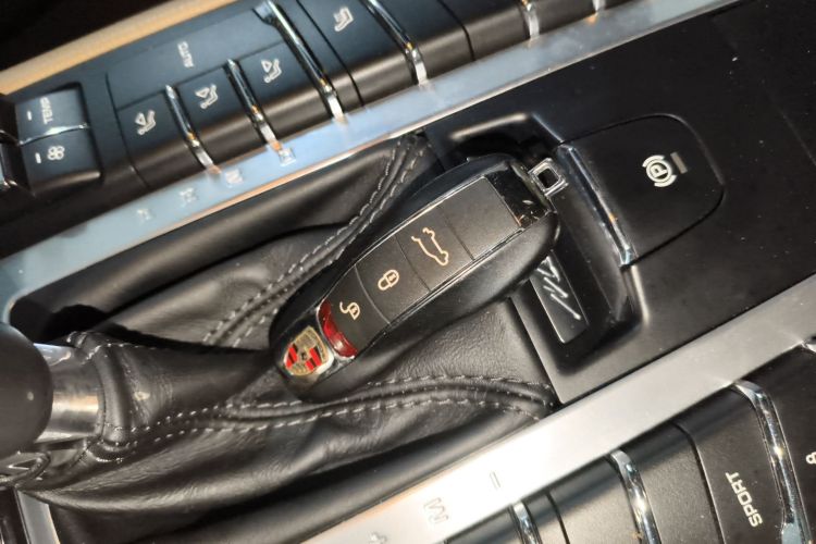 保时捷 2018款 Macan 2.0T中控内饰7001