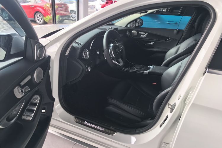 奔驰C级 2020款 C 260 L 运动版中控内饰7003