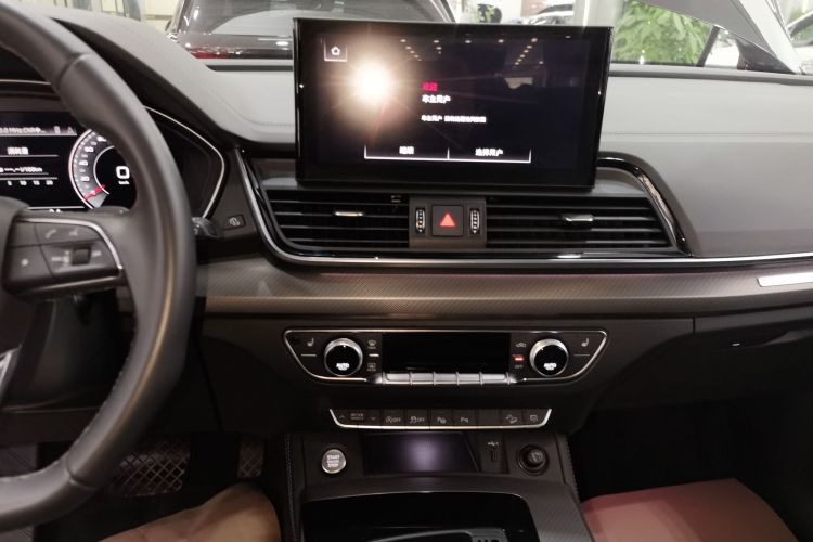奥迪Q5L 2022款 40T 豪华动感型中控内饰16