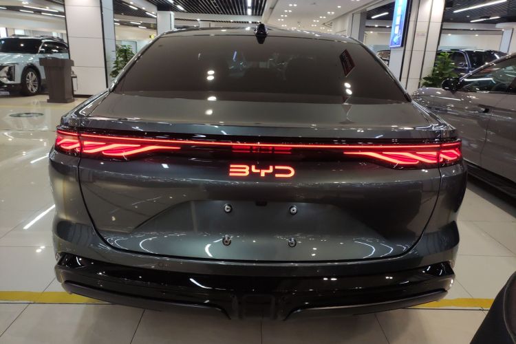 比亚迪 汉L 2025款 DM-p 四驱激光雷达旗舰型车身外观6004