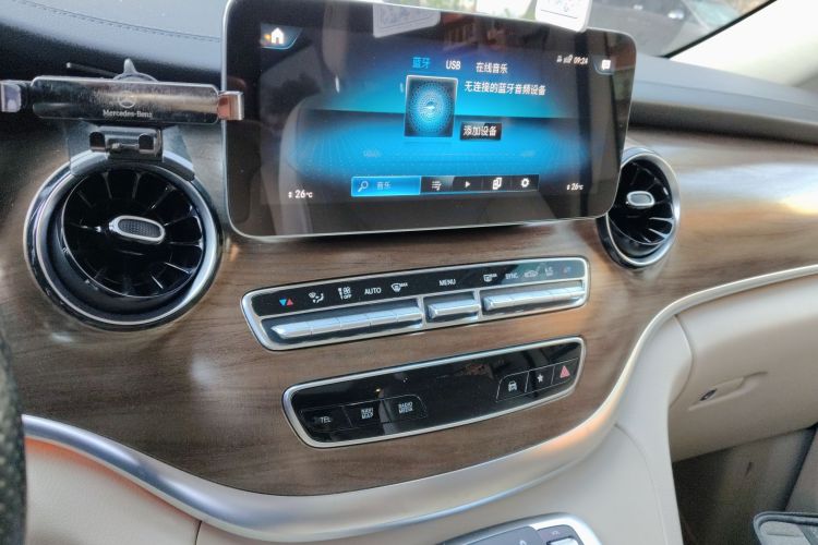 奔驰V级 2021款 V 260 L 长轴距尊贵版中控内饰16