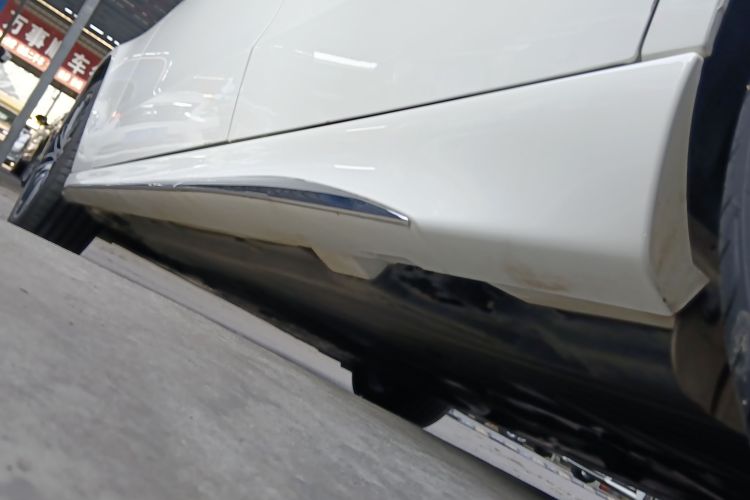 奔驰C级 2022款 改款 C 260 L 运动版局部细节9002