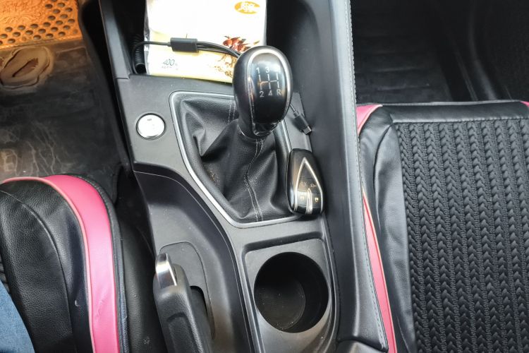 长安 逸动 2020款 PLUS 1.6L GDI 手动豪华型中控内饰18