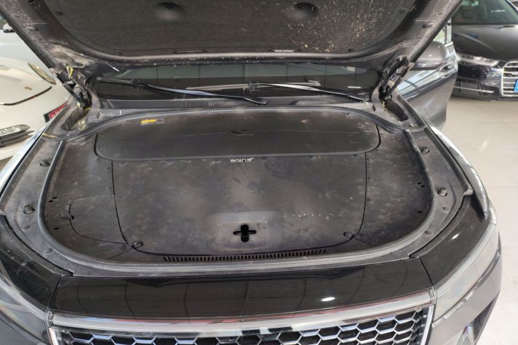 理想汽车 理想ONE 2021款 增程6座版机舱底盘24