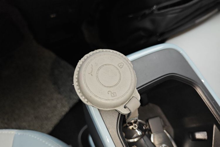 哪吒汽车 哪吒AYA 2023款 318 Lite中控内饰11