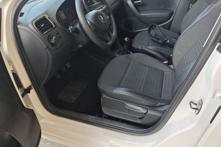 大众 Polo 2014款 1.6L 手动舒适版中控内饰19