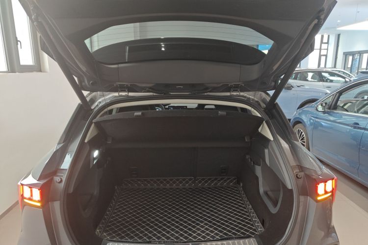 领克06 2020款 1.5T 耀Halo机舱底盘23