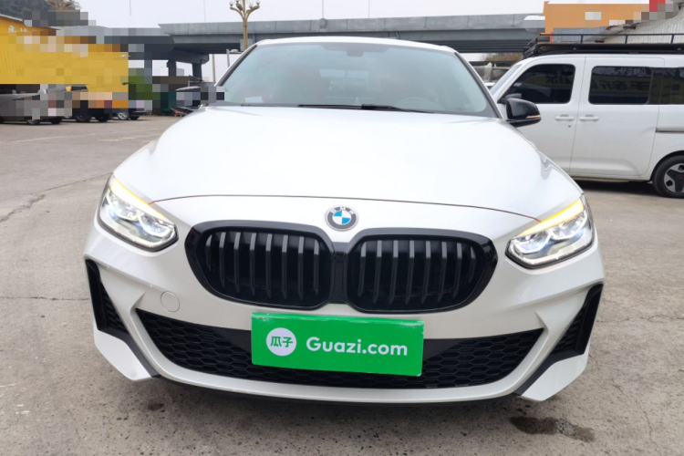 宝马1系 2021款 改款 125i M运动曜夜版车身外观2