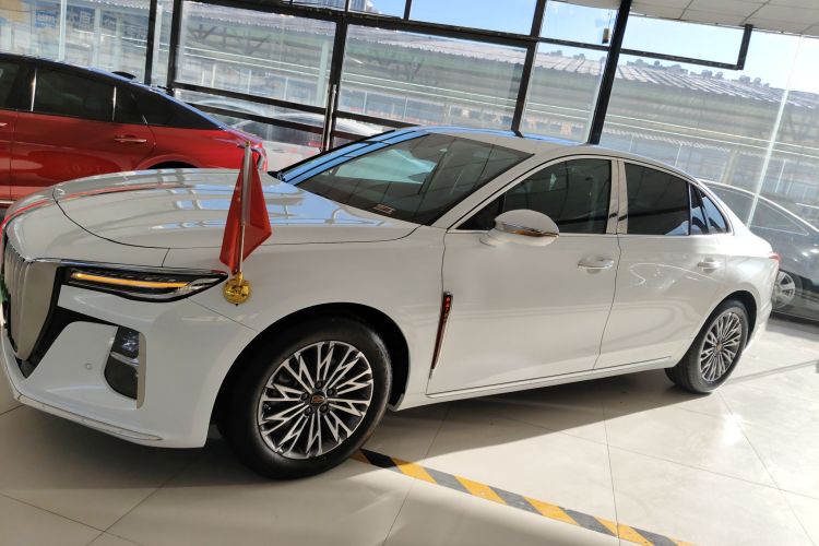 红旗H5 2024款 1.5T DCT智联旗韵版车身外观4