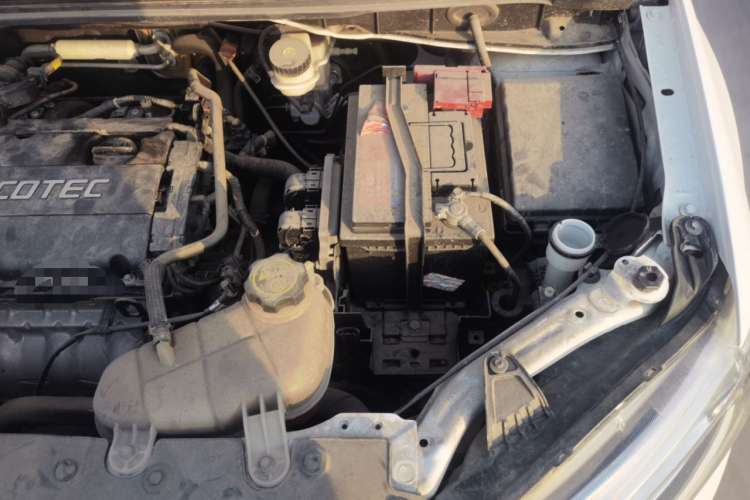 雪佛兰 爱唯欧 2014款 两厢 1.6SX AT 风尚版机舱底盘26