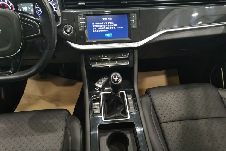 中国重汽VGV VGV U70 2020款 1.5T 手动精英天窗版 5座中控内饰18