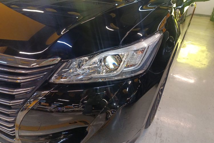 丰田 皇冠 2018款 2.0T 运动版局部细节36