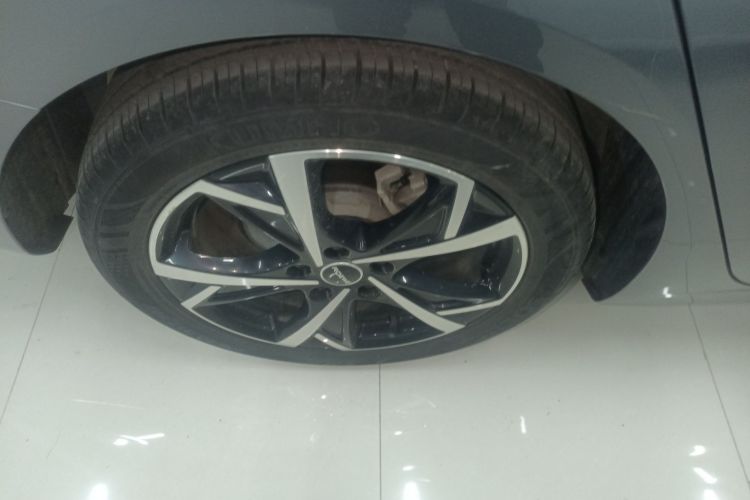 荣威i5 2023款 1.5L CVT尊荣版车身外观6003