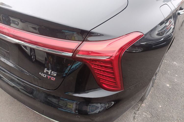 红旗H5 2023款 2.0T 自动智联旗畅版车身外观6006