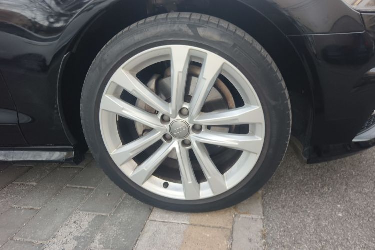 奥迪A6L 2018款 30周年年型 35 TFSI 运动型车身外观10