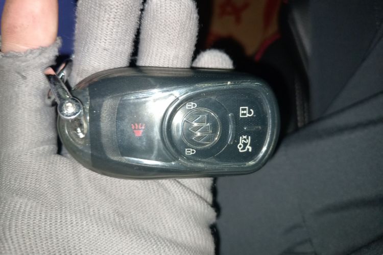 别克 君威 2019款 GS 28T 精英型 国VI中控内饰7001