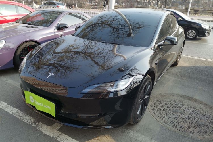 特斯拉 Model 3 2023款 后轮驱动版车身外观1