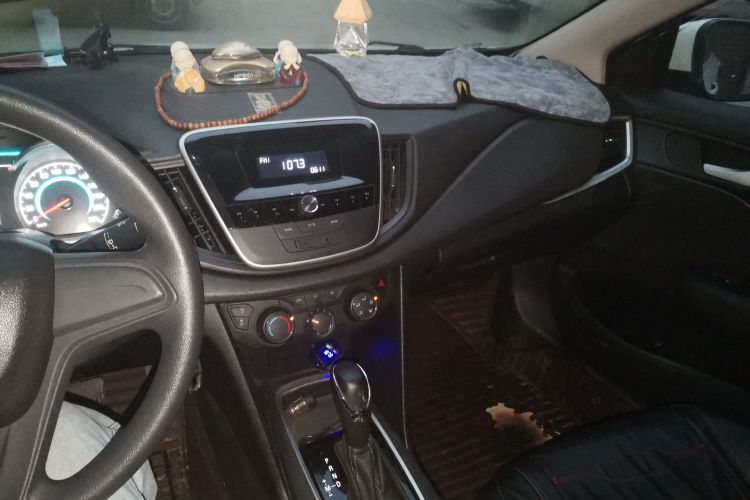 雪佛兰 科沃兹 2018款 320 自动欣享天窗版中控内饰16