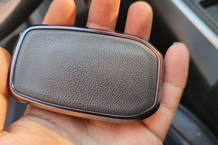 丰田 威兰达 2022款 2.0L CVT两驱豪华PLUS版中控内饰11