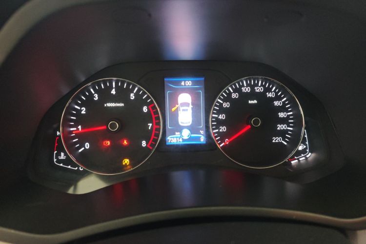 一汽 森雅R7 2016款 1.6L 手动尊贵型中控内饰14