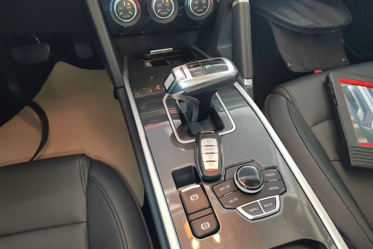 哈弗H6 2019款 运动版 1.5T 自动两驱精英型 国VI中控内饰18