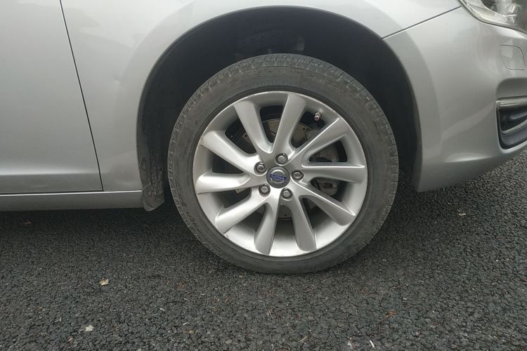 沃尔沃S60 2014款 S60L 2.0T 智远版车身外观10