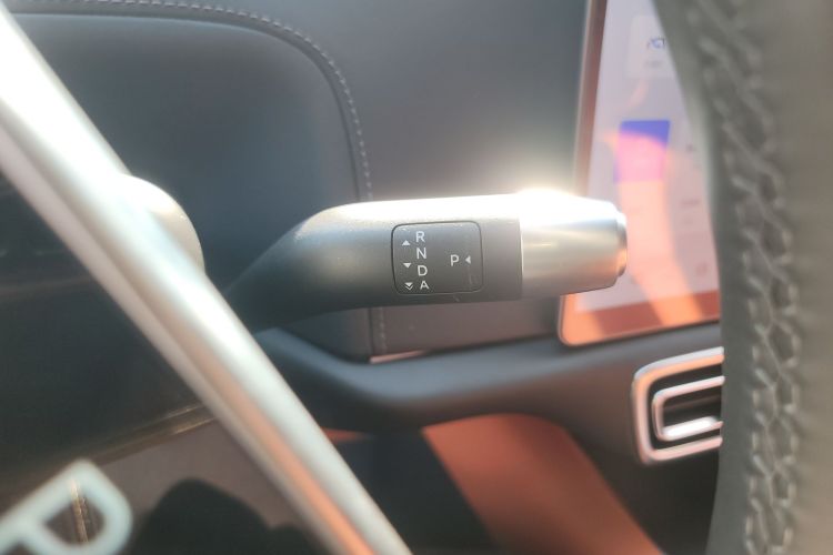 理想汽车 理想L9 2022款 Max中控内饰18