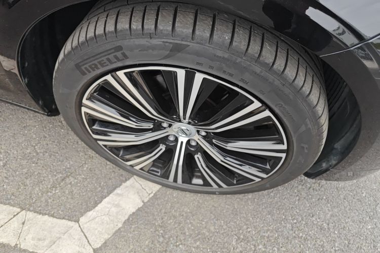 沃尔沃S90 2025款 B5 智远豪华版车身外观10