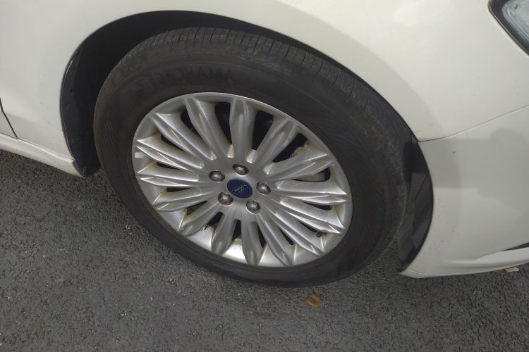 福特 蒙迪欧 2013款 2.0L GTDi200时尚型车身外观10