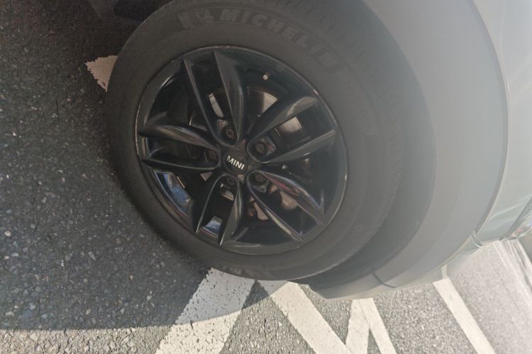 MINI Countryman 2016款 1.6T COOPER ALL4 Fun装备控车身外观10