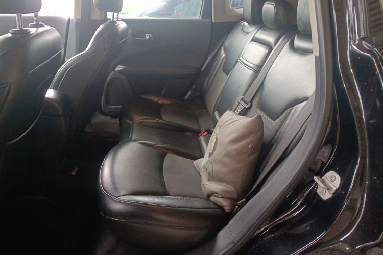 Jeep 指南者 2017款 200T 自动舒享版中控内饰21