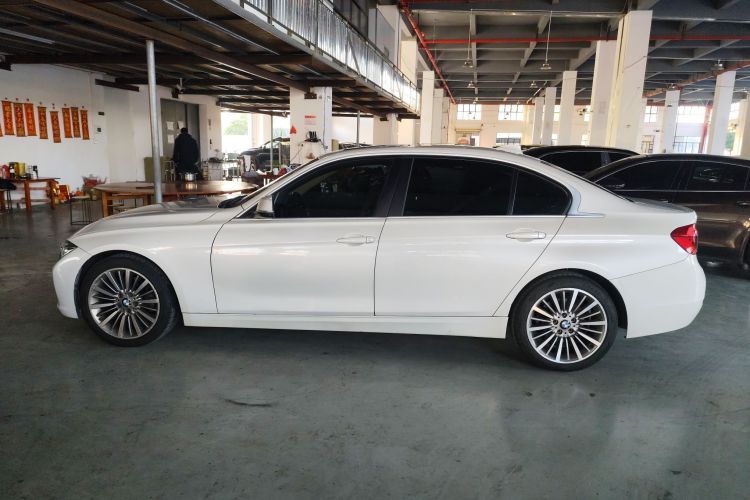 宝马3系 2019款 320Li 时尚型车身外观4