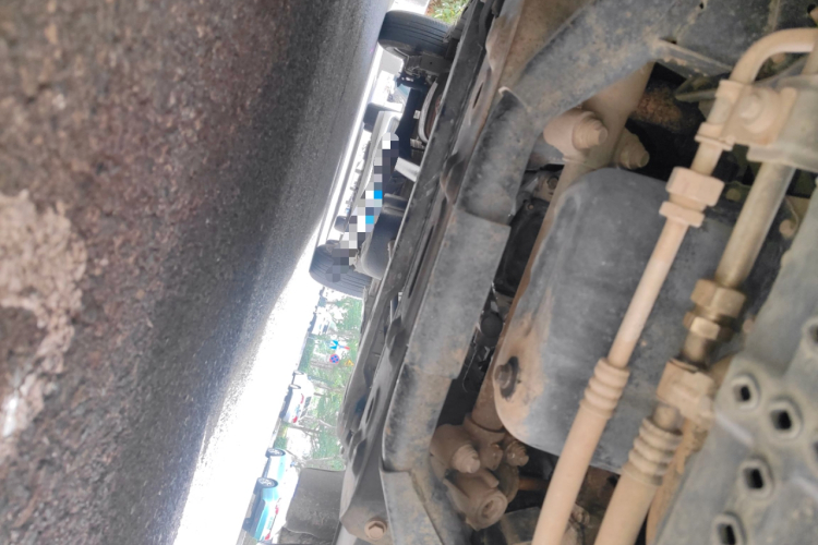 金杯 金海狮 2023款 2.0L 客车旅行狮 5/6/7座局部细节9008