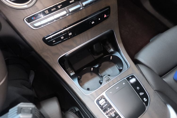 奔驰GLC 2020款 改款 GLC 260 L 4MATIC 豪华型中控内饰18