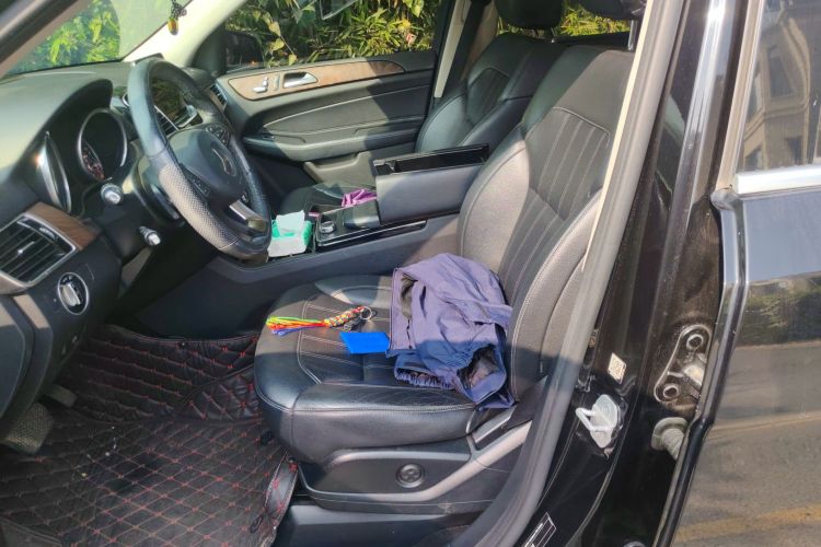 奔驰GLE 2016款 GLE 320 4MATIC 动感型局部细节19