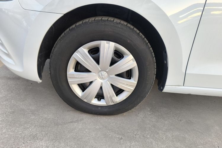 大众 捷达 2015款 1.4L 手动时尚型车身外观6007