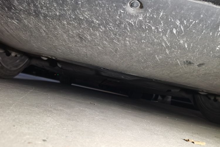 特斯拉 Model Y 2022款 后轮驱动版局部细节9008